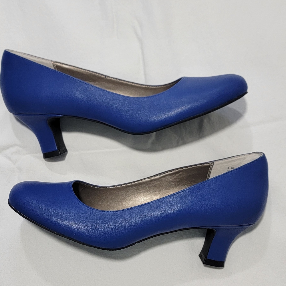 Array Blue Heels Minimalist Design - Picture 3 of 6